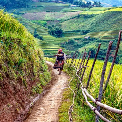 402 x 402 Villagers in Mai Chau