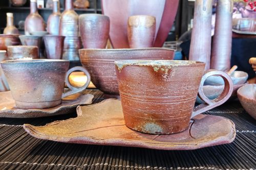 500 x 333 Bizen Pottery