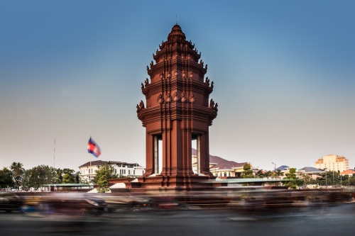 500 x 333 Busy Phnom Penh Cambodia