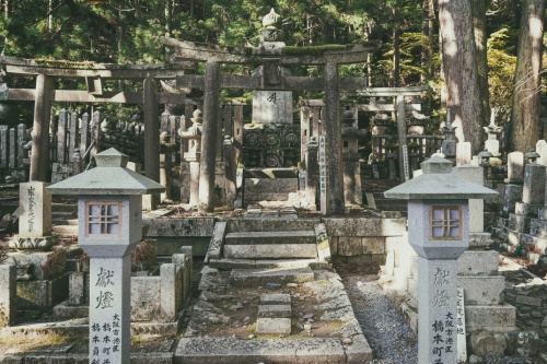 500 x 333 Cemetery Mount Koya Japan