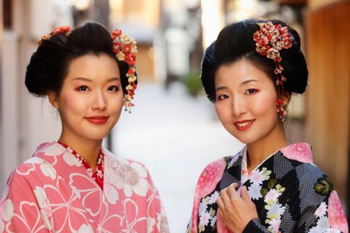 500 x 333 Geisha in Kyoto