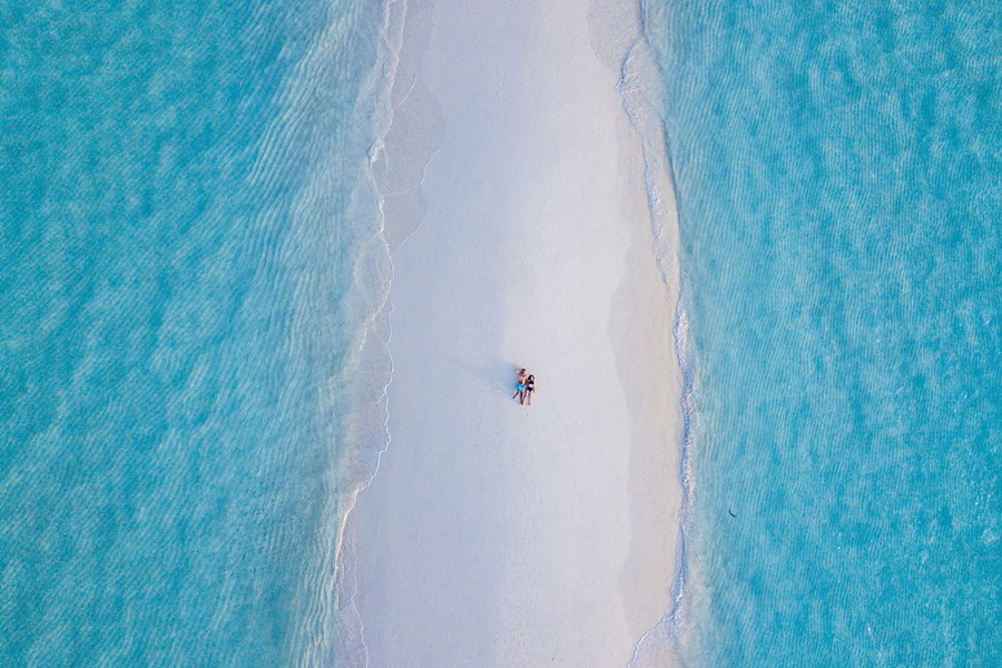 Maldives couple 1