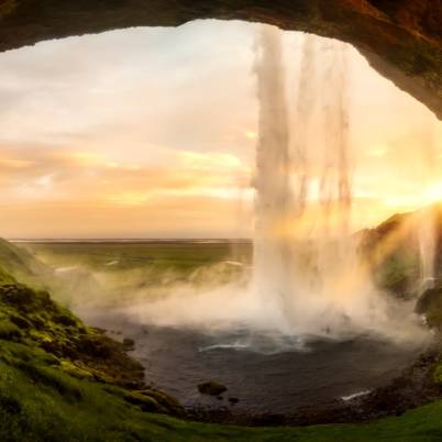 Seljalandsfoss waterfall 402x402