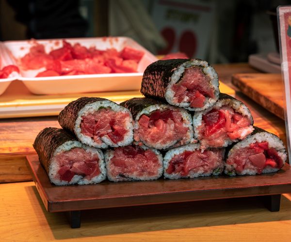 Very fresh tuna maki rolls Tsukiji market 1